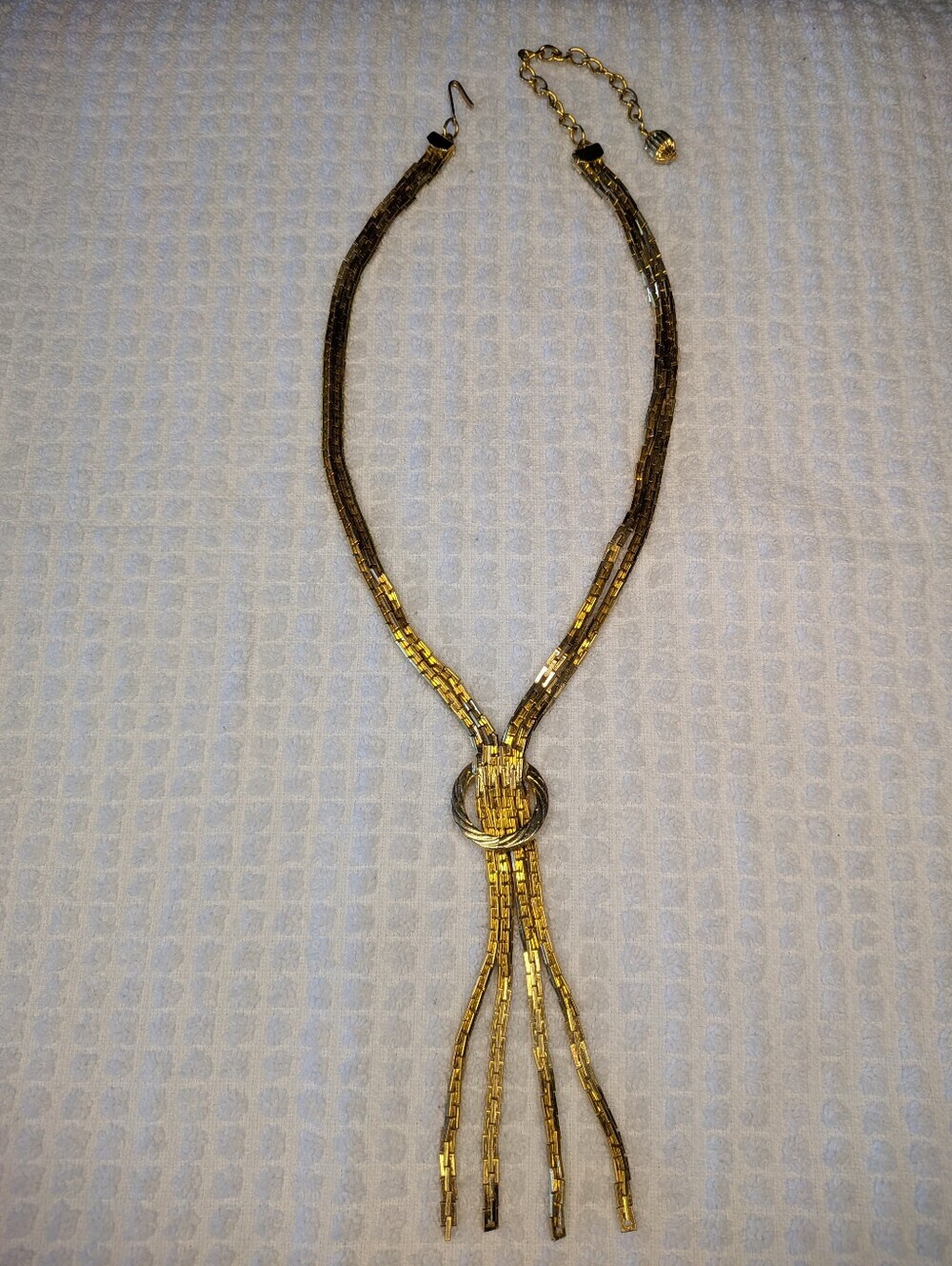 Vtg Gold Tone Knot And Tassel Square Chain Necklace